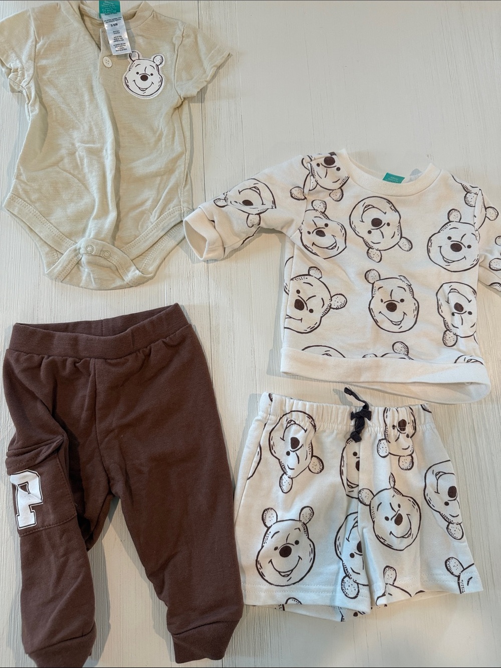 Disney Baby Neutral Winnie the Pooh 4-Piece Matching Set - Cream, Brown